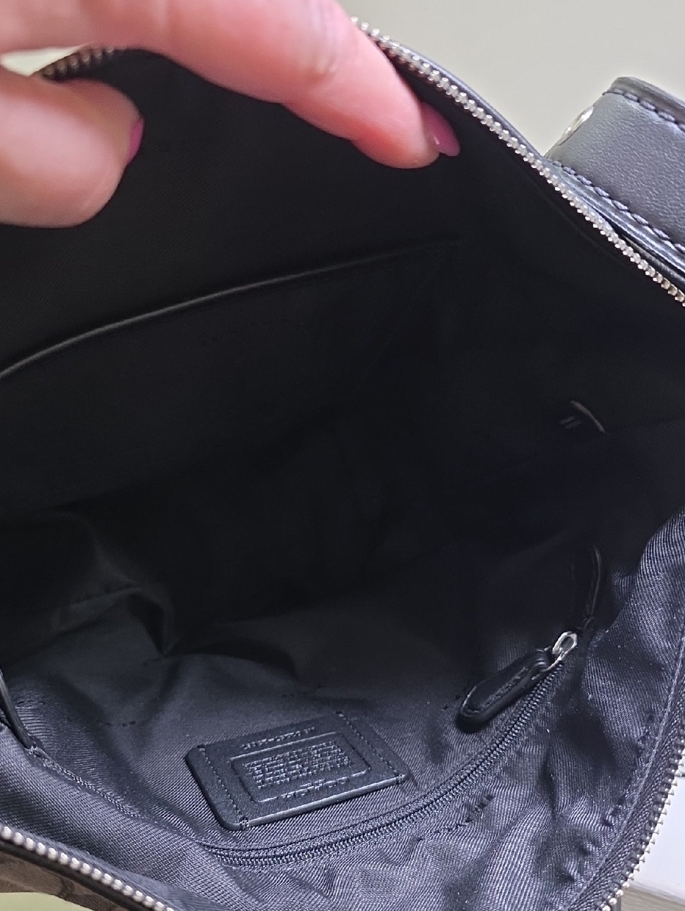 COACH 25697 Signature Black Smoke Dufflette Shoulder Bag Crossbody Like New - Picture 14 of 16